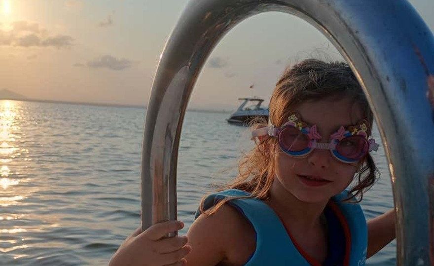 Paseo en barco al atardecer por el Mar Menor