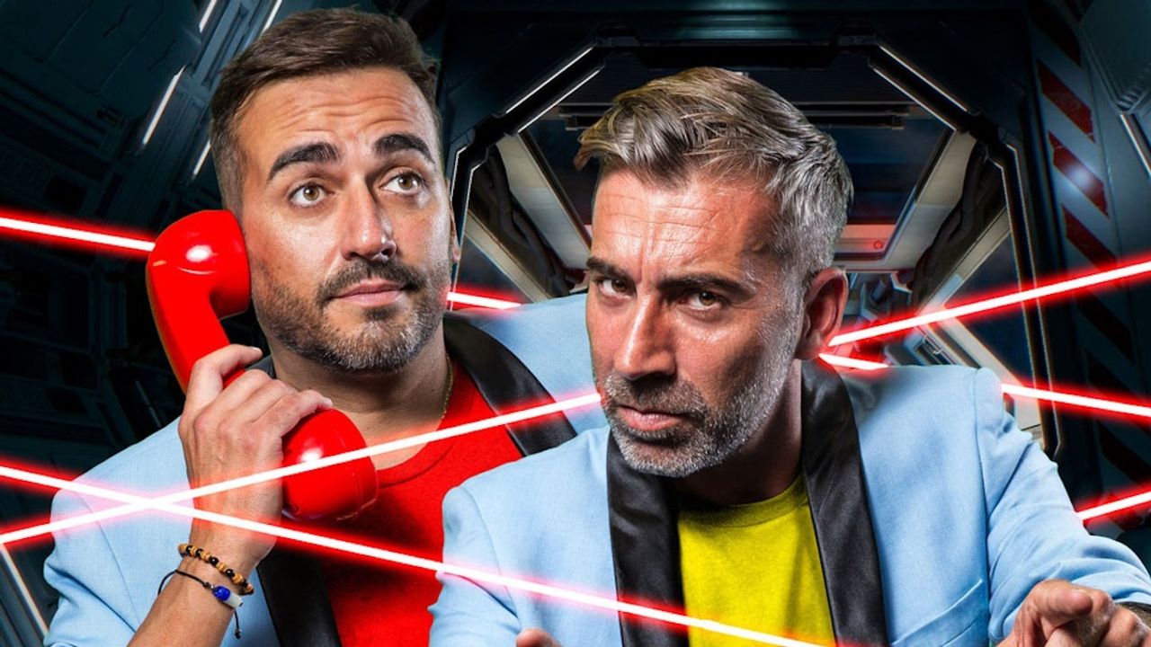 Aguilera y Mení llevan Mares de papel a Mazarrón con una noche de humor y juego escénico